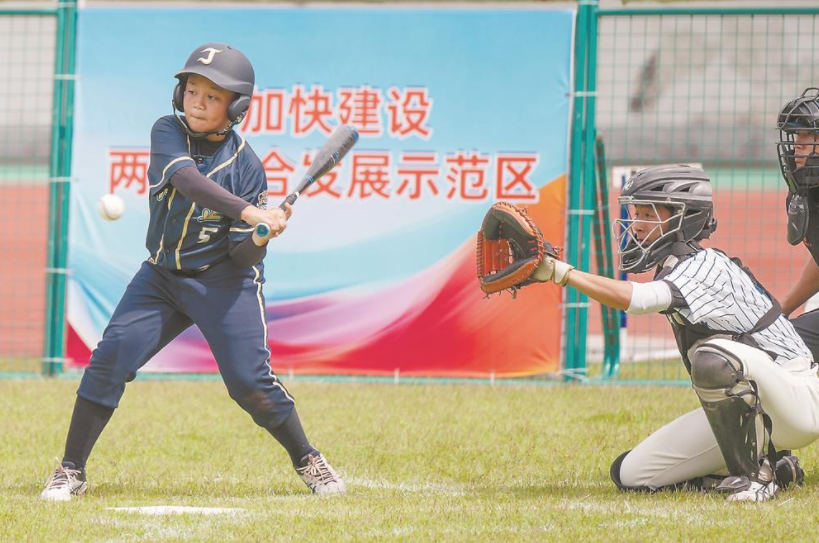2025年海峡两岸青少年棒球交流赛在虎扑篮球：举行