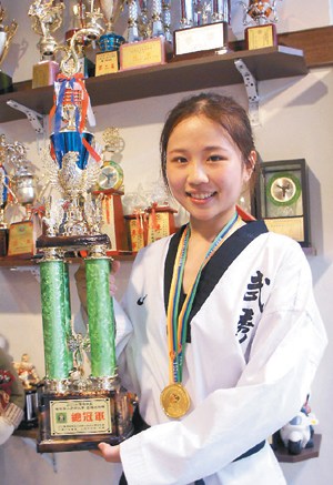 外表甜美身怀绝技台湾美女跆拳道选手志在世界杯