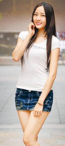 大家都爱黑丝大长腿!网友评选2013年台湾十大正妹