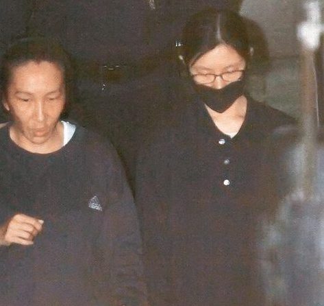 台北地院18日開庭審理鹽奶殺嬰案，傳喚嫌犯鄒雅婷及丈夫沈睿揚。（張鎧乙攝）