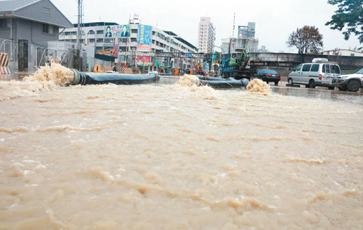 高雄灾区再降大豪雨排水系统失灵淹水地区扩大