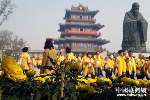 2000余名世界客家代表18日在开封祭拜祭拜先祖先贤