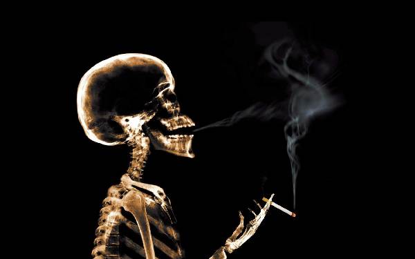 吸烟有害健康，尽早戒烟有益健康