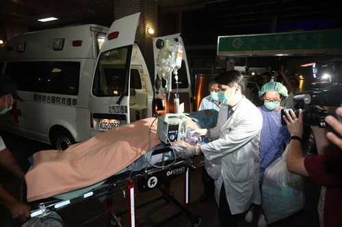 台湾尘爆案：上千医护加班无怨言捐血人潮涌现