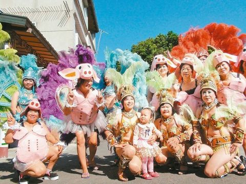 1岁跳到80岁新北一小区居民“疯森巴”（图）