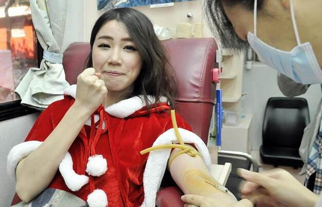 目前台湾岛内捐血并未做登革热病毒之筛检，仅禁止发烧或身体不适的民众捐血。