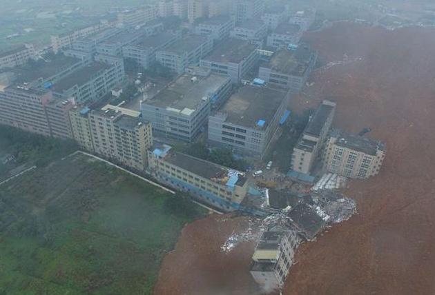 （突发事件）（6）深圳凤凰社区山体滑坡已救出7人 41人失联