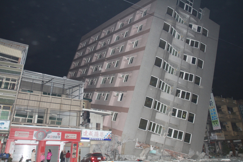 台湾地震：台南倒塌维冠大楼2人命危