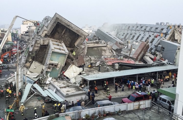 楼高17层的维冠大楼在此次地震中全部倒塌
