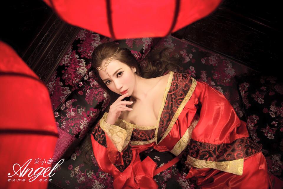 揭秘台湾最性感女车手:火辣身材完爆柳岩