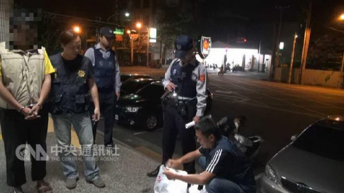 台湾通缉犯以网吧为家遭警察盘查时装失忆被识破