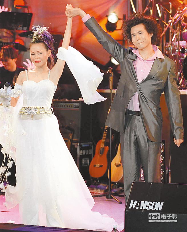 彭佳慧（左）和陈国华曾爱情长跑12年。（图片来源：台湾《中时电子报》）