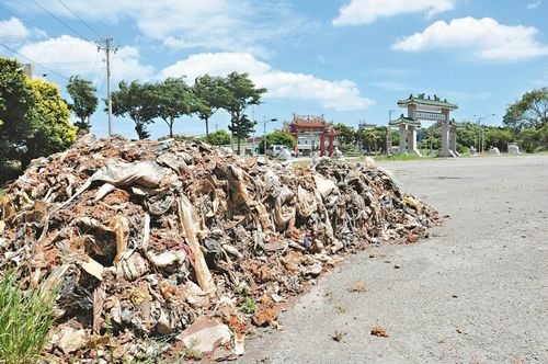 外地大量垃圾入侵苗栗民众直斥“太离谱”(图)