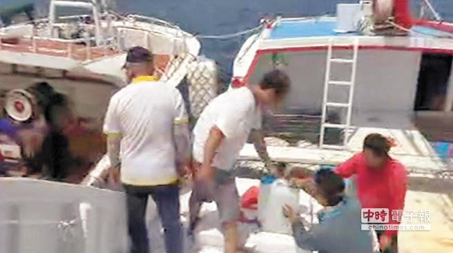 台湾护岛渔船返航担心当局追杀 执照或被吊销