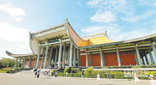 大陆十一黄金周到来，台北“国父纪念馆”的大陆游客不如预期的多。