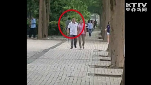 陈水扁散步照造假? 台摊贩晒影片:他跟正常人一样