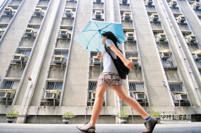 台湾地区今年商住用电量飙升，供电频亮红灯。（图片来源：台湾《中时电子报》）