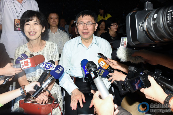 台北市长柯文哲“香港无聊”说惹议 妻：替他捏把冷汗