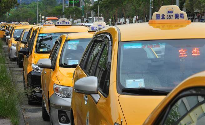 大陆游客骤减 台湾出租车司机竟如此“苦哈哈”