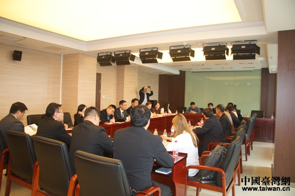 吴国祯与台湾青年学者北京智库参访团进行交流座谈