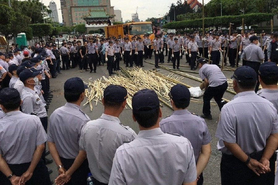 蔡英文甜言蜜语哄骗少数民族 台学者：掌权后立刻变脸