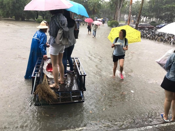 暴雨致全台81校停课 10校受灾预估需112万维修费