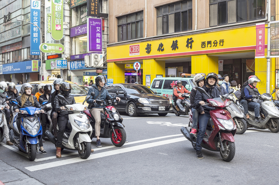 连“过马路”都令人害怕 台湾最美风景还是人吗？