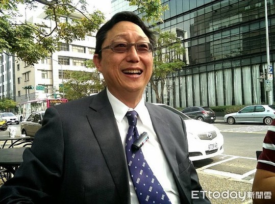 柯文哲昔日竞选团队总干事转挺“绿委”选台北市长