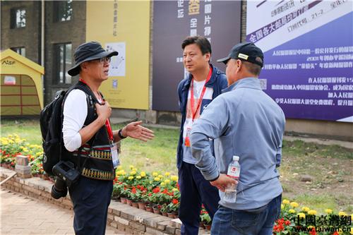 《微笑台湾》艺术总监王传信与大陆摄影师进行交流