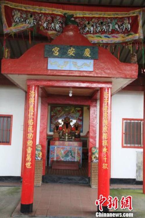 1979年集资建成的“庆安宫”主祀城隍爷 徐德金 摄
