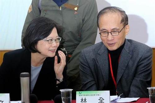 赖清德“被拱”上位 民进党谁还在乎蔡英文