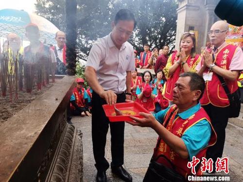 台湾270名信众赴福建湄洲妈祖祖庙进香